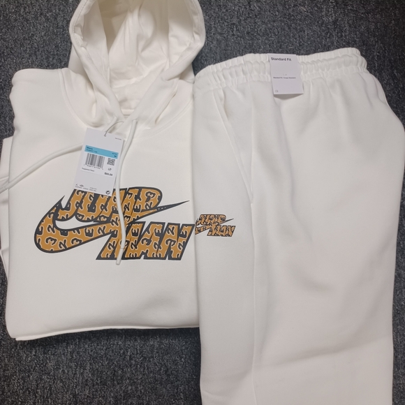 Jordan Flight MVP Jumpman Hooded Sweatsuit. Brand New. Mens Size: Medium.